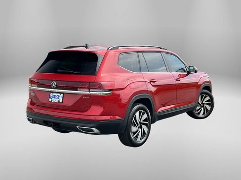 Used 2025 Volkswagen Atlas SE AWD/4WD image 4