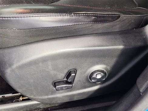 Used 2019 Jeep Cherokee Trailhawk image 11