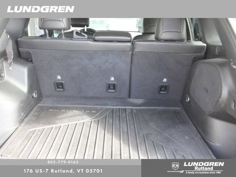 Used 2021 Jeep Cherokee Limited w/ Mopar Interior Package AWD/4WD image 28