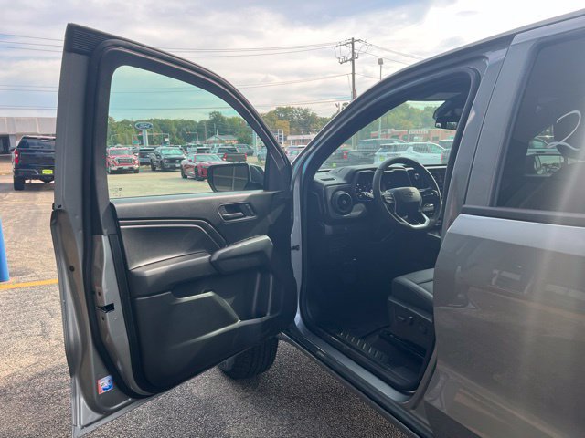 New 2026 Chevrolet Colorado Trail Boss w/ Off-Road Front Bumper Package AWD/4WD image 16