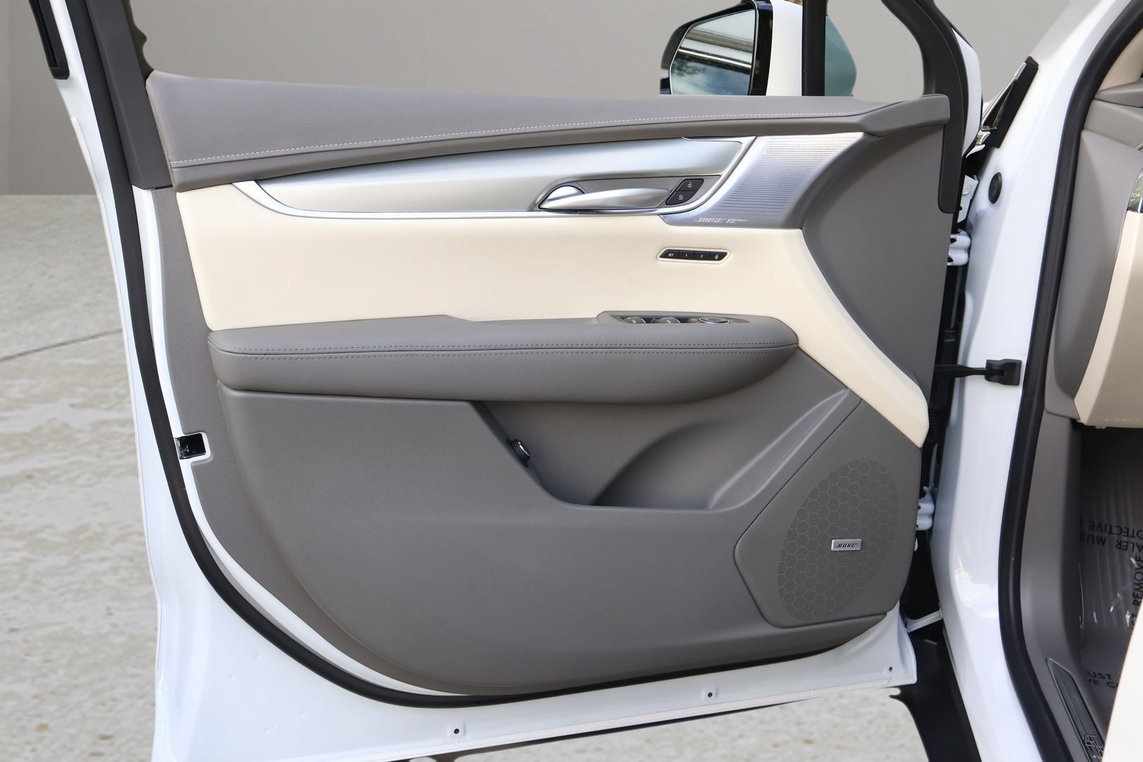 New 2026 Cadillac XT5 Premium Luxury w/ Driver Assist Package FWD image 9