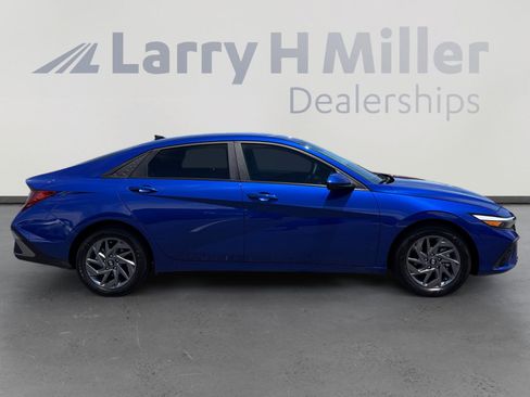 Used 2024 Hyundai Elantra SEL FWD image 6
