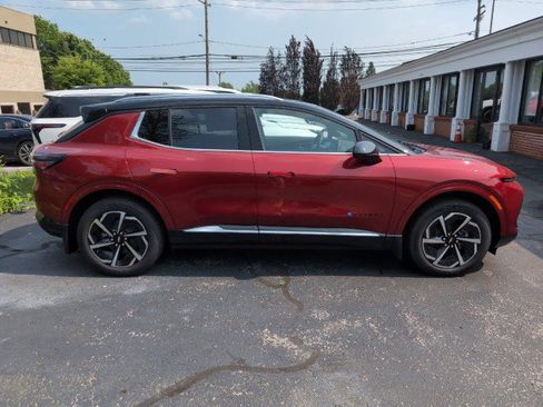 New 2025 Chevrolet Equinox EV LT image 4