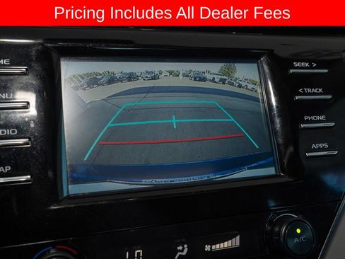 Used 2019 Toyota Camry SE FWD image 13