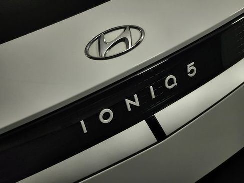 Certified 2024 Hyundai Ioniq 5 SEL AWD/4WD image 9