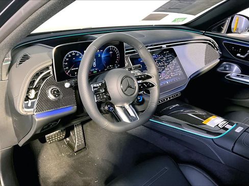 New 2026 Mercedes-Benz E 53 AMG e 4MATIC Sedan image 9