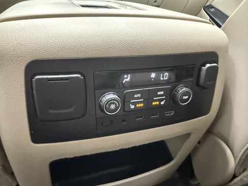 Used 2019 GMC Yukon Denali w/ Denali Ultimate Package AWD/4WD image 26