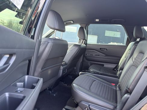 Certified 2025 Nissan Pathfinder Rock Creek image 29