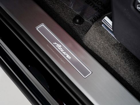 New 2025 Bentley Bentayga image 13