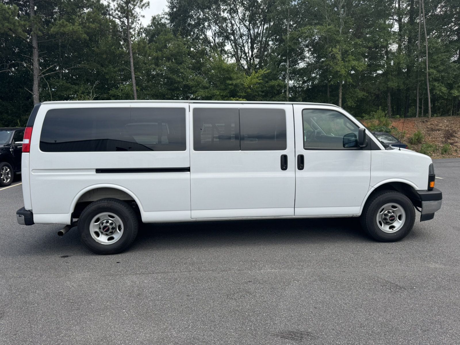 Used 2025 GMC Savana 3500 LT w/ LT Preferred Equipment Group RWD image 4