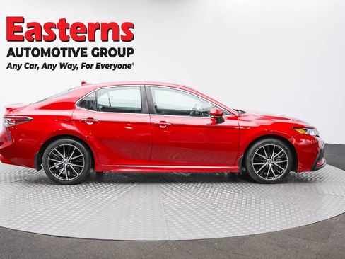 Used 2023 Toyota Camry SE w/ Cold Weather Package image 4