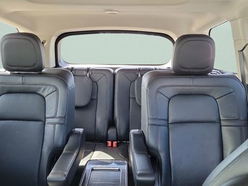 Used 2023 Lincoln Aviator Reserve w/ Equipment Group 201A image 13