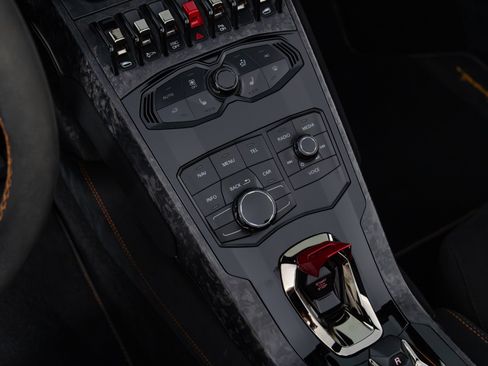 Used 2018 Lamborghini Huracan Performante AWD/4WD image 54