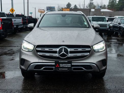 Used 2021 Mercedes-Benz GLC 300 4MATIC image 2