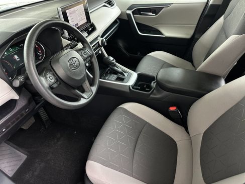 Used 2025 Toyota RAV4 XLE AWD/4WD image 9