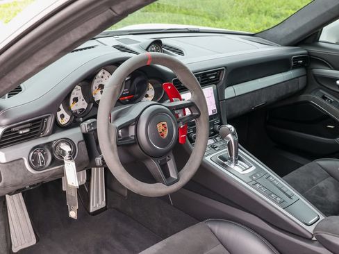 Certified 2018 Porsche 911 GT3 RWD image 4