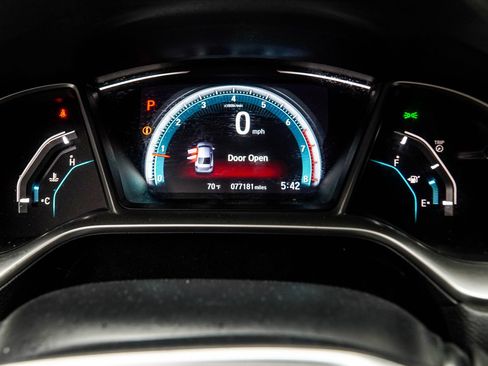 Used 2018 Honda Civic Touring image 27