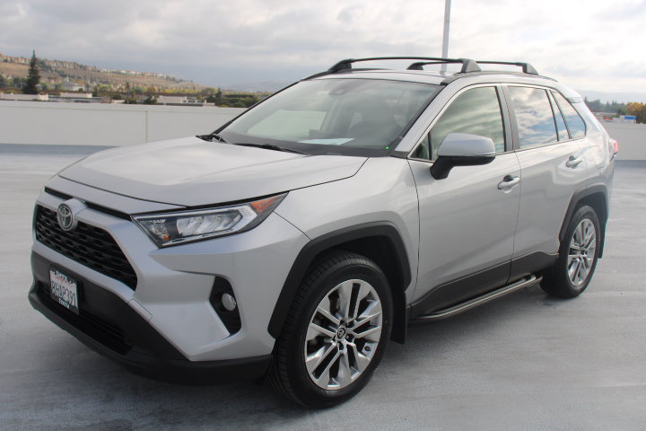 Used 2019 Toyota RAV4 XLE Premium w/ All Weather Liner Package FWD image 7
