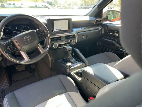 Used 2025 Toyota Tacoma TRD Off-Road image 16