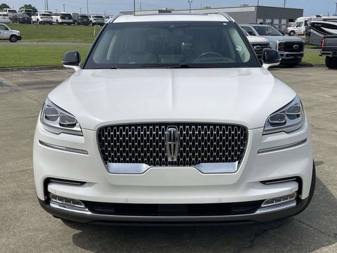 Used 2022 Lincoln Aviator Reserve w/ Equipment Group 201A AWD/4WD image 8