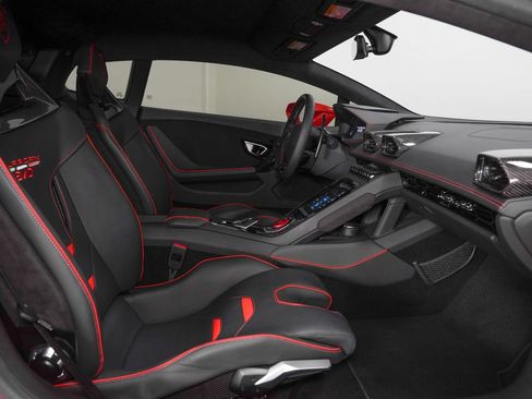 Used 2020 Lamborghini Huracan EVO RWD image 30