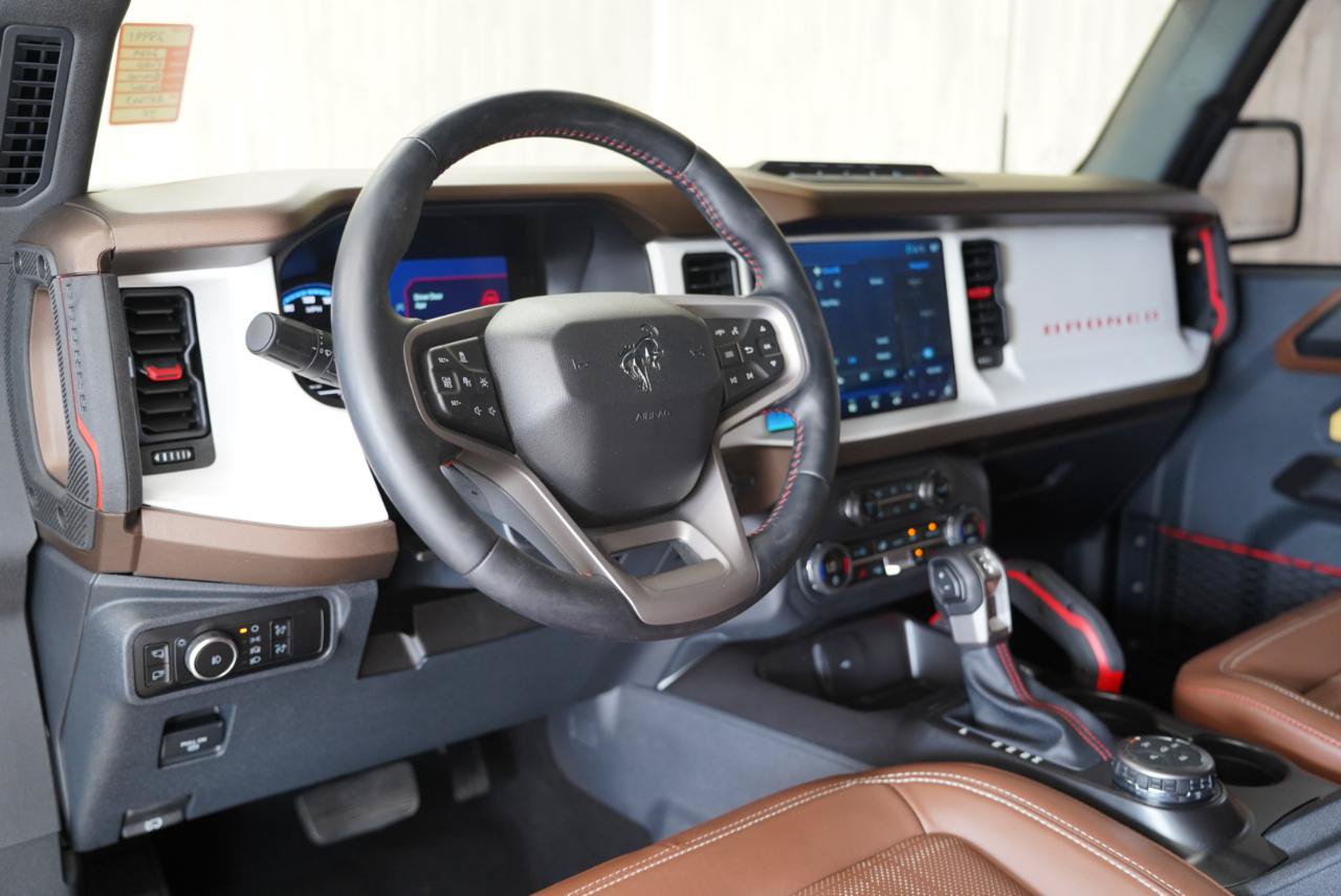 Used 2024 Ford Bronco Heritage Edition AWD/4WD image 11