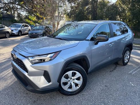 Used 2024 Toyota RAV4 LE AWD/4WD image 2