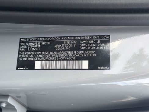 Certified 2025 Volvo XC90 B5 Plus w/ Protection Package Premier AWD/4WD image 37
