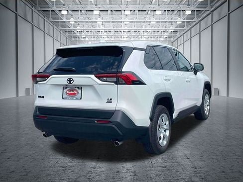 Used 2023 Toyota RAV4 LE AWD/4WD image 8