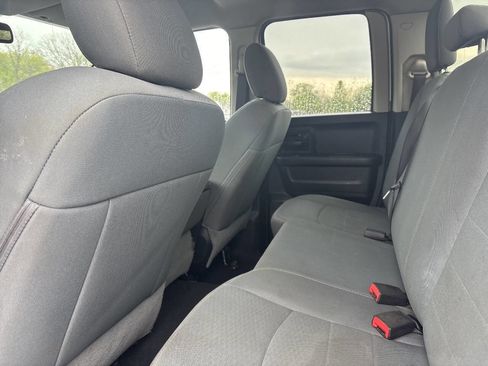 Used 2018 RAM 1500 ST w/ SXT Appearance Group AWD/4WD image 16