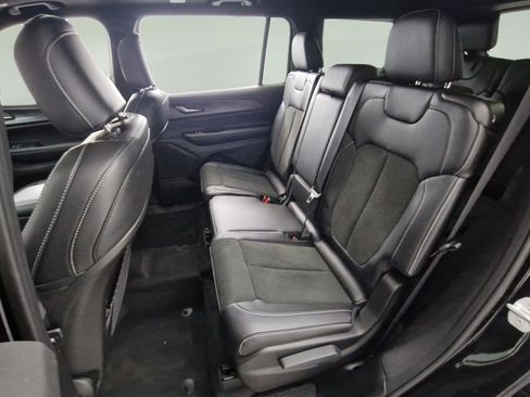 New 2025 Jeep Grand Cherokee L Altitude image 22