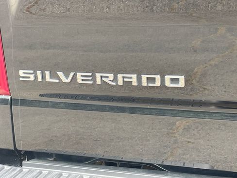Certified 2022 Chevrolet Silverado 1500 LT Trail Boss w/ LT Trail Boss Premium Package AWD/4WD image 18