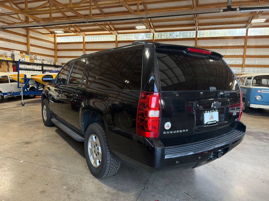 Used 2012 Chevrolet Suburban LT w/ Luxury Package AWD/4WD image 10