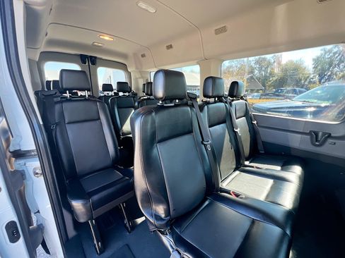 Used 2020 Ford Transit 350 XL image 32