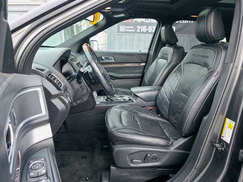 Used 2018 Ford Explorer Platinum image 16