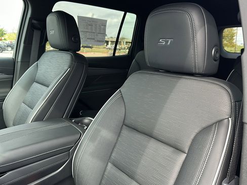 New 2025 Buick Enclave Sport Touring w/ Super Cruise Package image 11