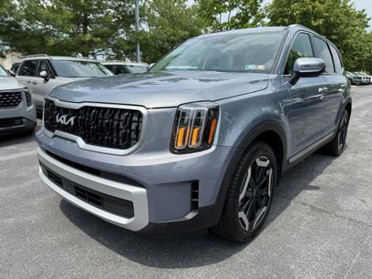 Used 2024 Kia Telluride EX w/ EX Captain's Chair Package