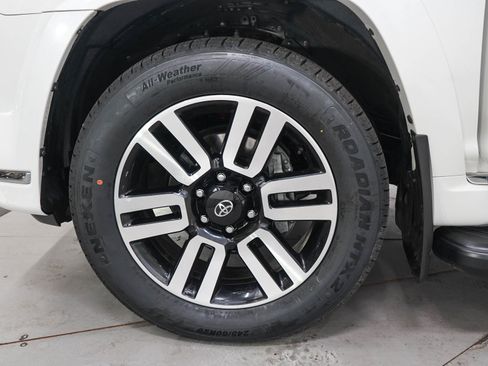 Used 2022 Toyota 4Runner Limited AWD/4WD image 30