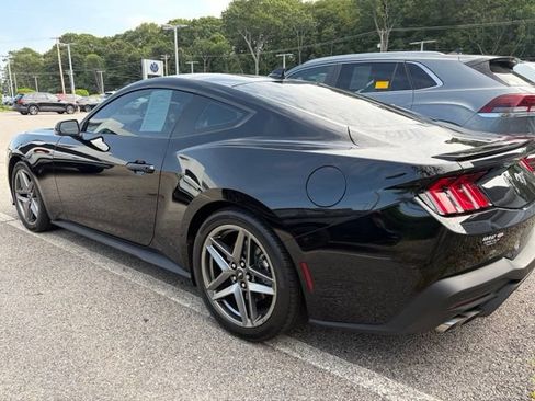 Used 2025 Ford Mustang Premium RWD image 4
