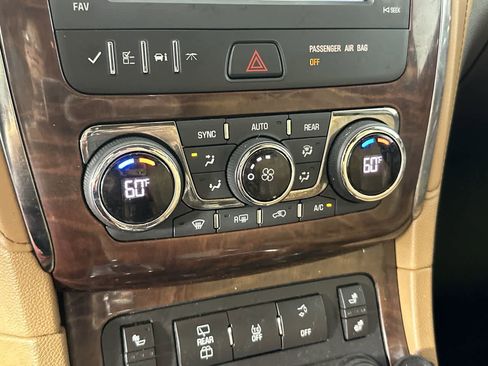 Used 2017 Buick Enclave Leather FWD image 18