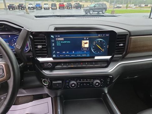 Used 2024 Chevrolet Silverado 3500 High Country w/ High Country Premium Package image 20