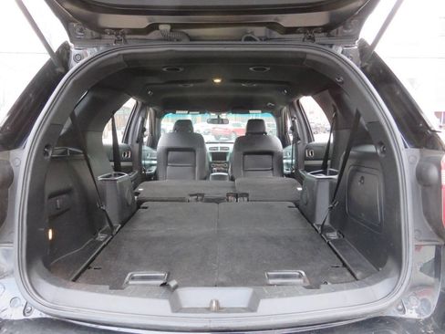 Used 2016 Ford Explorer XLT w/ Equipment Group 202A image 26