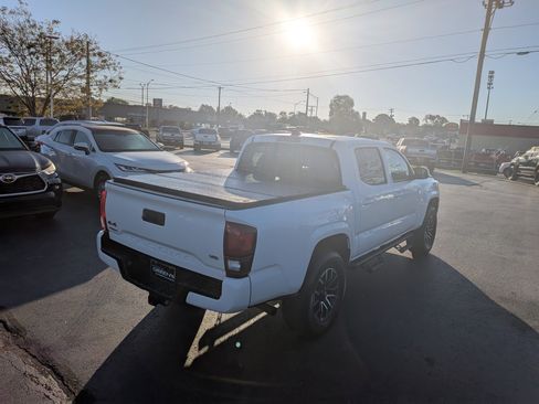 Used 2023 Toyota Tacoma SR image 9