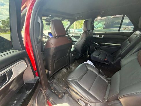 Used 2023 Ford Explorer Platinum w/ Technology Package AWD/4WD image 13