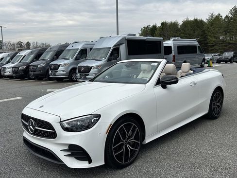 Used 2023 Mercedes-Benz E 450 4MATIC Cabriolet image 4