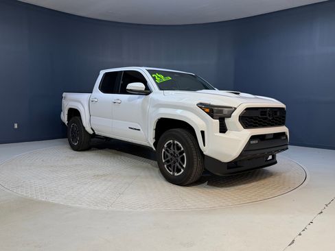 Used 2026 Toyota Tacoma TRD Sport image 7