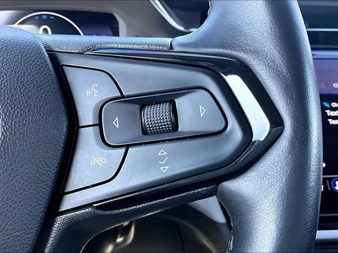 Used 2023 Chevrolet Bolt EUV Premier FWD image 19