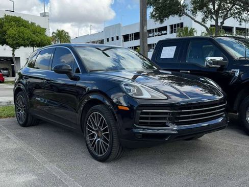 Used 2022 Porsche Cayenne AWD/4WD image 1