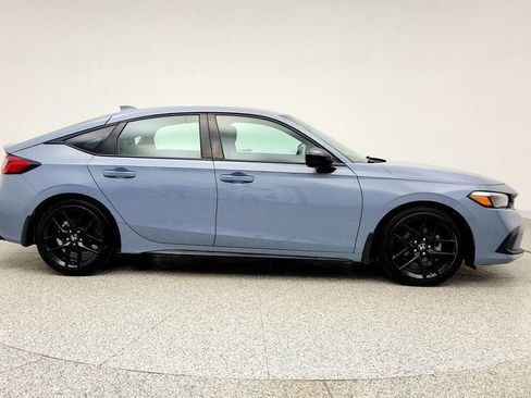 Used 2023 Honda Civic Sport image 4