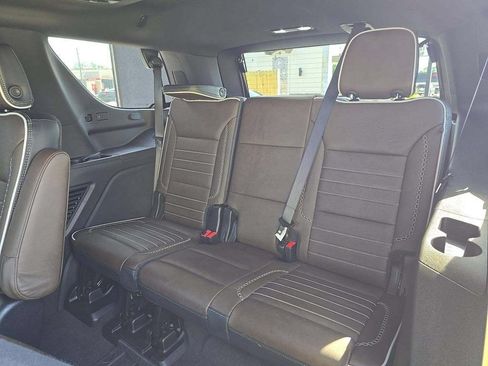 Used 2026 GMC Yukon Denali Ultimate AWD/4WD image 9